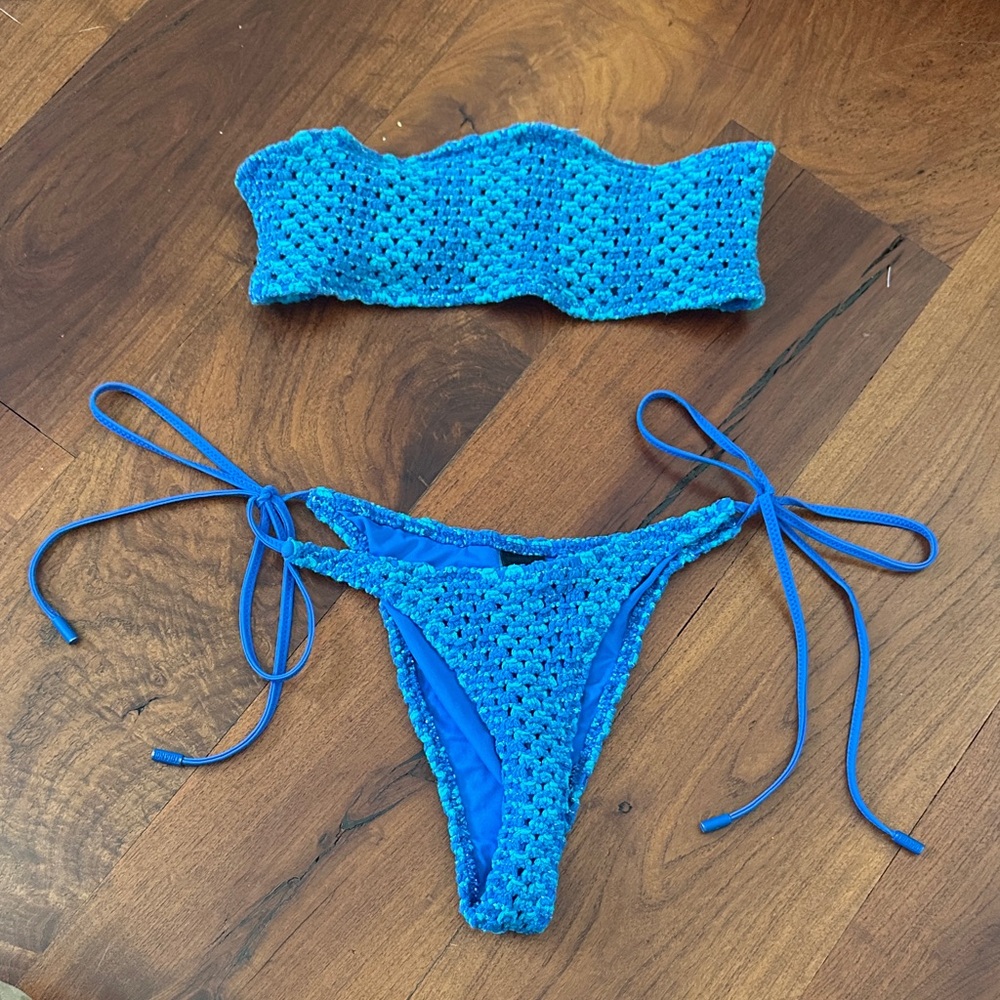 Triangl Swimwear Dello Vibrant Blue Crochet Strapless Bikini set